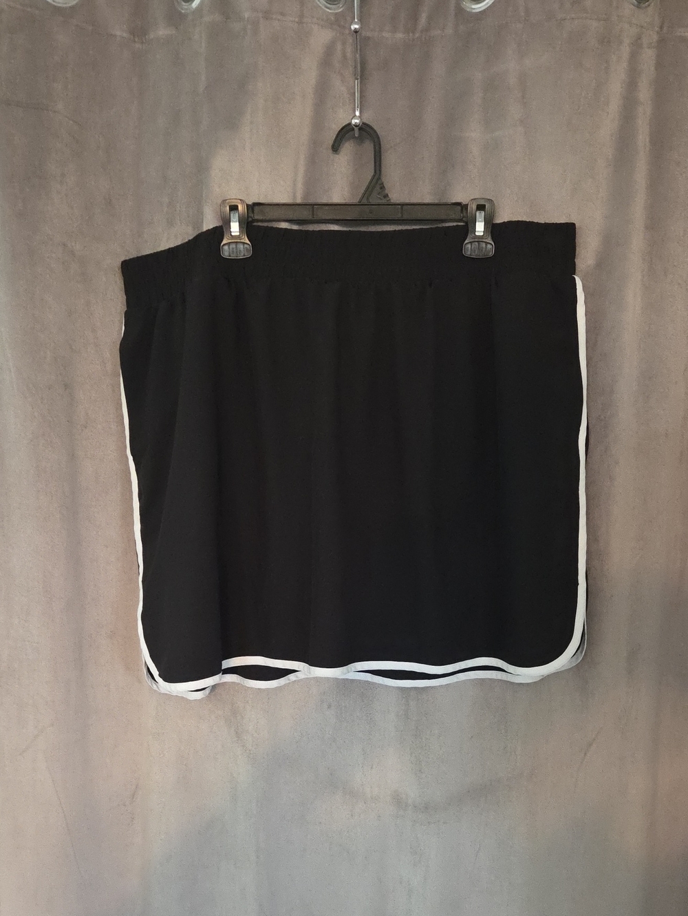Joe Fresh 2x Black Skort with White Trim